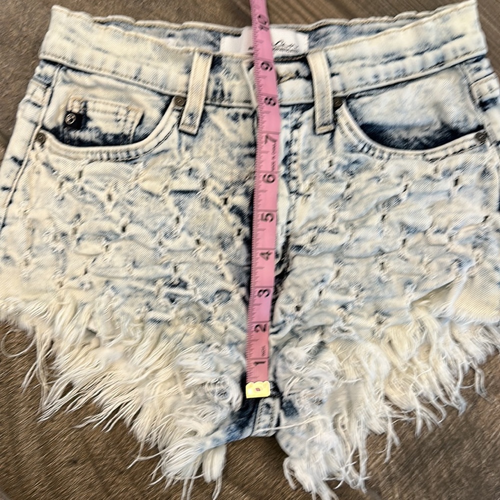 KanCan SS1173 Womens 24 High Rise Acid Wash Distressed Frayed Denim Shorts - Picture 11 of 11